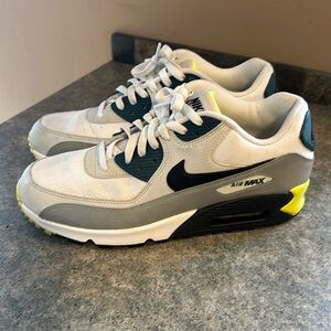 LIKE NEW Nike Air Max 90 Essentials Grey Volt 2013 Men’s Shoes Size 10